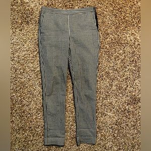 Brandy Melville Size Medium Straight Ankle Pants